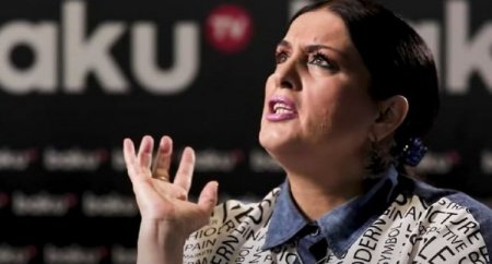 "İlhamənin sağlığında ona salam vermək üçün sıraya düzülürdülər" "İlhamənin sağlığında ona salam vermək üçün sıraya düzülürdülər"