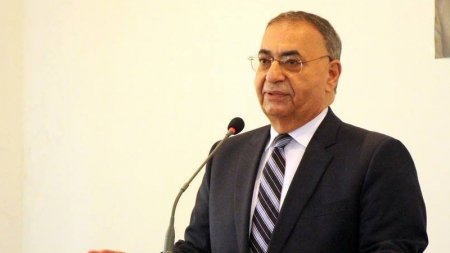 Asim Mollzadə nazirliyə yenidən müraciət edəcək Asim Mollzadə nazirliyə yenidən müraciət edəcək