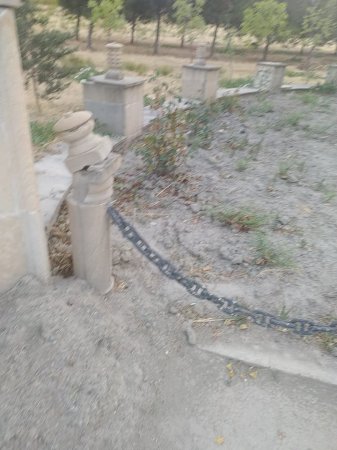 Şabrandakı eybəcərlik elə ilk addımdaca GÖZƏ GİRİR... Şabrandakı eybəcərlik elə ilk addımdaca GÖZƏ GİRİR...