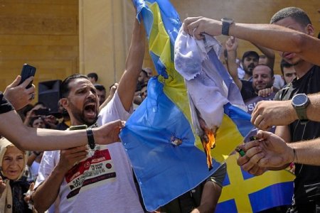 Quranın yandırılması İsveçin NATO üzvlüyünü təhlükə altına qoydu Quranın yandırılması İsveçin NATO üzvlüyünü təhlükə altına qoydu