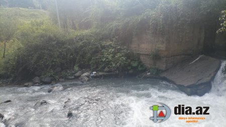 Nədən turistlər Azərbaycanı seçmir... Çünki bizlər Azərbaycanı sevmirik... Nədən turistlər Azərbaycanı seçmir... Çünki bizlər Azərbaycanı sevmirik...