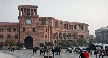 İrəvanda vəziyyət nəzarətdən çıxır İrəvanda vəziyyət nəzarətdən çıxır