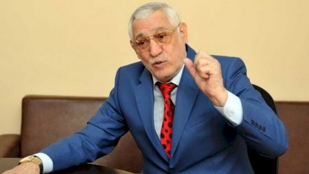 "Prezident daxildəki düşmənləri də təmizləyəcək" "Prezident daxildəki düşmənləri də təmizləyəcək"