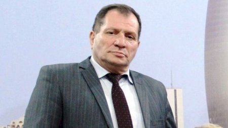 "Müğənnilər yarım saat orda-burda “banlayırlar”, deyirlər ki, xoşbəxtdirlər, inanın ki, əksəriyyəti bədbəxtdir...” "Müğənnilər yarım saat orda-burda “banlayırlar”, deyirlər ki, xoşbəxtdirlər, inanın ki, əksəriyyəti bədbəxtdir...”