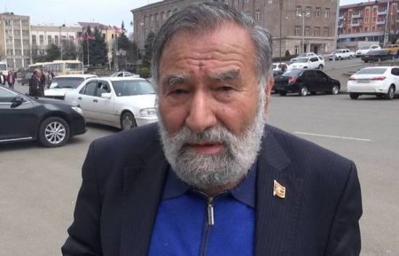 Zori Balayan ölüm yatağında Zori Balayan ölüm yatağında