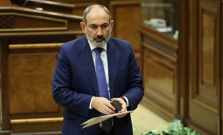 Paşinyan “qalaqurma” edir Paşinyan “qalaqurma” edir