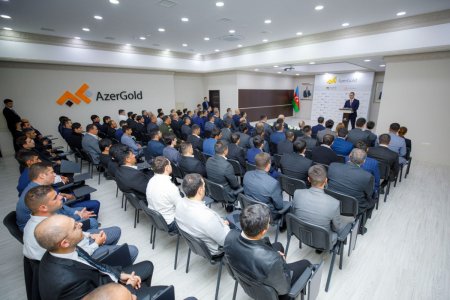 “AzerGold” QSC-də Zəfər Günü münasibətilə görüş keçirilib “AzerGold” QSC-də Zəfər Günü münasibətilə görüş keçirilib