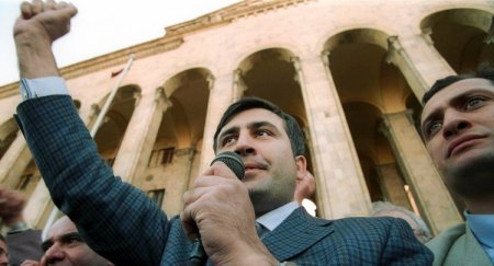 "Qızılgül inqilabı"ndan həbsxanayadək: "Qızılgül inqilabı"ndan həbsxanayadək: