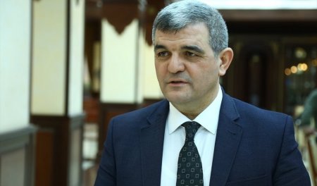 Böyük Quruluş Partiyası imza vərəqələrini MSK-ya təqdim edib Böyük Quruluş Partiyası imza vərəqələrini MSK-ya təqdim edib