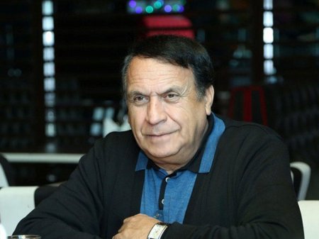“Səhnədə ifaçılar əlbəyaxa olub dava elədilər” “Səhnədə ifaçılar əlbəyaxa olub dava elədilər”