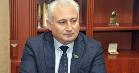 "Bəlli oldu ki, hüquqların və azadlıqların, ədalətin carçısı deyil.." "Bəlli oldu ki, hüquqların və azadlıqların, ədalətin carçısı deyil.."