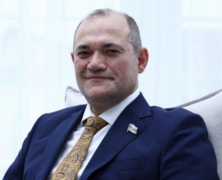 Razi Nurullayevin görüşünə insanlar məcburi gətirilib? Razi Nurullayevin görüşünə insanlar məcburi gətirilib?