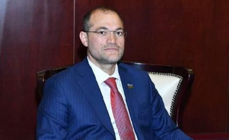 "Bilmirlər ki, Razi Nurullayev qəti surətdə "öndəyik" paylaşımını etməz?" "Bilmirlər ki, Razi Nurullayev qəti surətdə "öndəyik" paylaşımını etməz?"