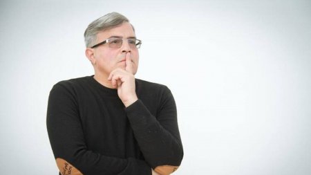 "Nəzərə alın ki, boynumda çox ciddi işlər var" "Nəzərə alın ki, boynumda çox ciddi işlər var"