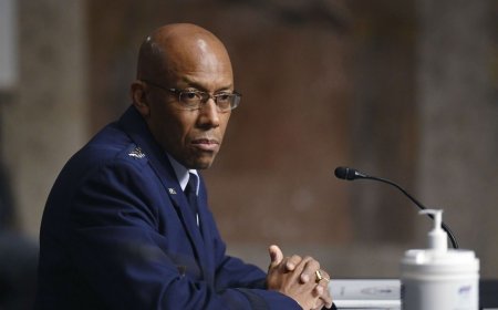 Trampın NATO ilə bağlı sözlərinə görə ölkənin etibarı risk altındadır Trampın NATO ilə bağlı sözlərinə görə ölkənin etibarı risk altındadır