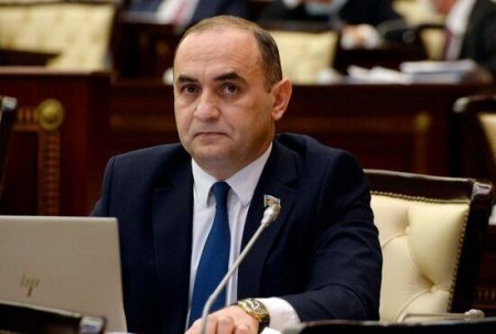"Müəllimləri kommunal xərclərdən azad etsək, təqaüddə olanlar və digərləri deyəcəklər ki, həmin güzəşti bizə də edin..." "Müəllimləri kommunal xərclərdən azad etsək, təqaüddə olanlar və digərləri deyəcəklər ki, həmin güzəşti bizə də edin..."