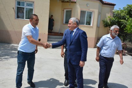 Rayon rəhbəri Birinci Qarabağ müharibəsi əlili Tahir Vəliyevi evində ziyarət edib