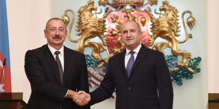 Azərbaycan Bolqarıstanla siyasi, iqtisadi, mədəni əlaqələrə xüsüsi önəm verir.