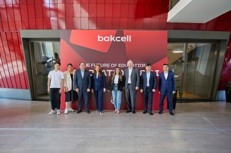 “Bakcell”in Baş İcraçı Direktoru Müasir Təhsil Kompleksinin şagirdləri ilə görüşüb