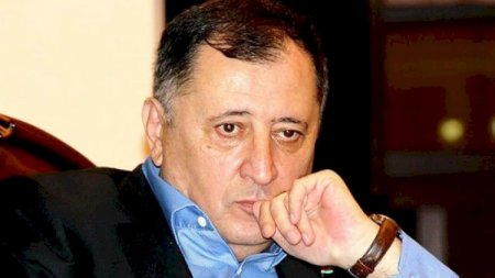 “İcra başçılarının yerində olsaydım, işdən çıxıb yığdığımı xərcləməyə gedərdim...” “İcra başçılarının yerində olsaydım, işdən çıxıb yığdığımı xərcləməyə gedərdim...”