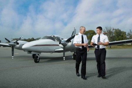 Təcrübəli pilotlara ehtiyac var Təcrübəli pilotlara ehtiyac var