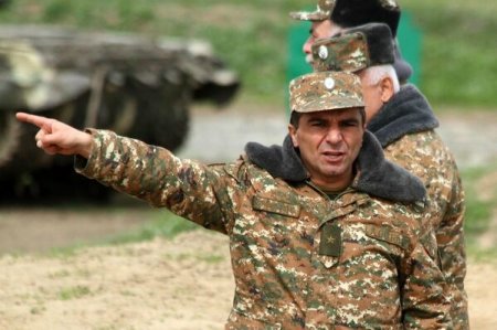 Separatçıların keçmiş "komandan"ı Ermənistan Müdafiə Nazirliyini Separatçıların keçmiş "komandan"ı Ermənistan Müdafiə Nazirliyini