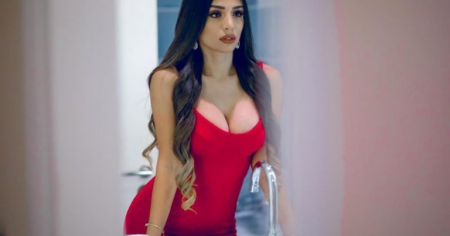 "Hamı çalışır ağıl verməyə..." "Hamı çalışır ağıl verməyə..."