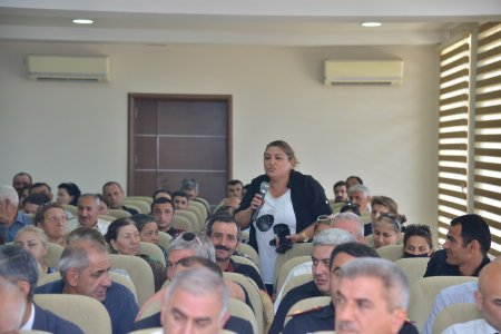 Süleyman Mikayılovun Müşviqabad qəsəbəsində səyyar qəbulu keçirilıb Süleyman Mikayılovun Müşviqabad qəsəbəsində səyyar qəbulu keçirilıb