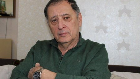 "Parlament yatmaq yeri deyil" "Parlament yatmaq yeri deyil"