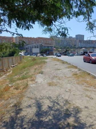 "O nişanı da oradan qaldırın, bilək ki bizim yolumuz, keçidimiz yoxdur..."