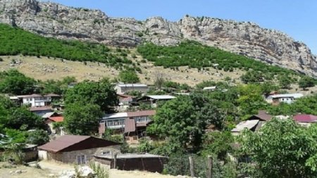 Qazaxla sərhəddən köçən ermənilərə pul verilib?