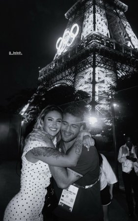 Hidayət Heydərov Parisdə həyat yoldaşı ilə belə görüntüləndi