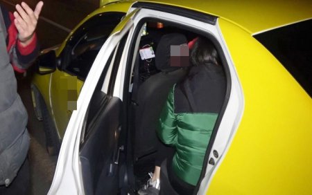 Sürücüyə “tez sür” dedi, yarı yolda qaldı