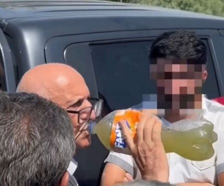Neftçalada su idarəsinin vəzifəli əməkdaşına çirkli su içirdilər
