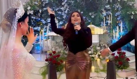 Şəbnəm toy sahibi ilə dalaşdı, mikrofonu atıb tərk etdi