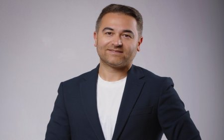 "Almaniyanı Hitler güllələyə-güllələyə Almaniya elədi" "Almaniyanı Hitler güllələyə-güllələyə Almaniya elədi"