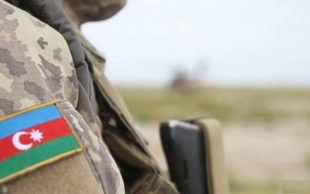 Hərbçimiz odlu silahdan açılmış atəş nəticəsində həlak oldu Hərbçimiz odlu silahdan açılmış atəş nəticəsində həlak oldu