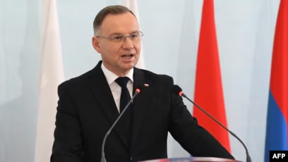 Dudanın “durbin şousu” Dudanın “durbin şousu”