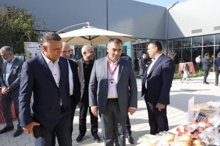 “Veysəloğlu”nun tərəfdaşlığı ilə ADA İbtidai Məktəbində xeyriyyə festivalı keçirildi “Veysəloğlu”nun tərəfdaşlığı ilə ADA İbtidai Məktəbində xeyriyyə festivalı keçirildi