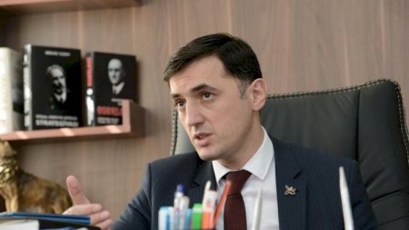 Belə bələdiyyədənsə, olmasa yaxşıdır Belə bələdiyyədənsə, olmasa yaxşıdır