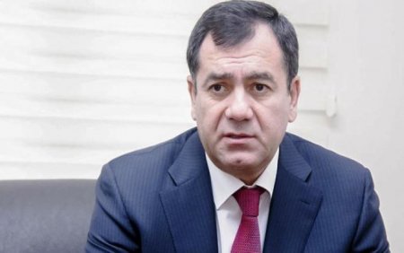 "Belələrindən biri utanmadan deyir ki, o hansısa xarici nəşrdə ..." "Belələrindən biri utanmadan deyir ki, o hansısa xarici nəşrdə ..."
