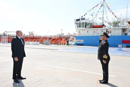 Prezident İlham Əliyev “Zəngilan” tankerinin istismara verilməsi mərasimində Prezident İlham Əliyev “Zəngilan” tankerinin istismara verilməsi mərasimində