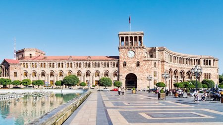 İrəvan kontrastları və Kayman timsahının göz yaşları İrəvan kontrastları və Kayman timsahının göz yaşları