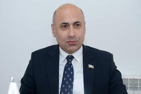 "İran azərbaycanlıları Ermənistana yanacaq və digər yüklərin daşınmasına qarşı etiraz etməlidirlər" "İran azərbaycanlıları Ermənistana yanacaq və digər yüklərin daşınmasına qarşı etiraz etməlidirlər"