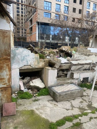 Keçmiş deputatın oğlu camaatı BOĞAZA YIĞIB... Keçmiş deputatın oğlu camaatı BOĞAZA YIĞIB...