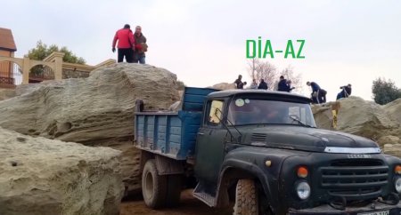Elşən Salahov QIŞ YUXUSUNDA: Sakinlər məcbur hərəkətə keçdi... Elşən Salahov QIŞ YUXUSUNDA: Sakinlər məcbur hərəkətə keçdi...