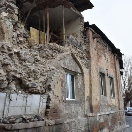 Erməni vandalları İrəvanda azərbaycanlılara məxsus sonuncu izləri də silməyə çalışırlar