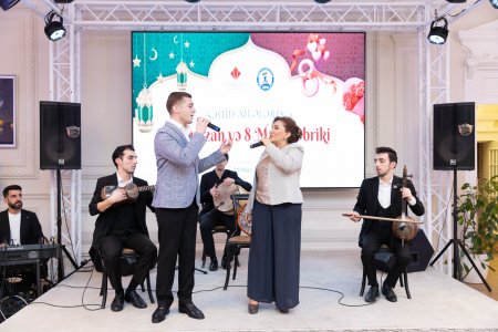 "Veysəloğlu" və "Zəfər" İctimai Birliyi 100-dən çox şəhid anası və xanımına iftar məclisi təşkil etdi "Veysəloğlu" və "Zəfər" İctimai Birliyi 100-dən çox şəhid anası və xanımına iftar məclisi təşkil etdi