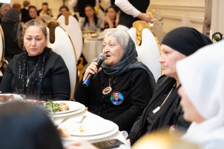 "Veysəloğlu" və "Zəfər" İctimai Birliyi 100-dən çox şəhid anası və xanımına iftar məclisi təşkil etdi "Veysəloğlu" və "Zəfər" İctimai Birliyi 100-dən çox şəhid anası və xanımına iftar məclisi təşkil etdi