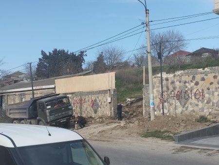 Bakıda tuthatutdur... Abşeron YİYƏSİZ QALIB... Bakıda tuthatutdur... Abşeron YİYƏSİZ QALIB...